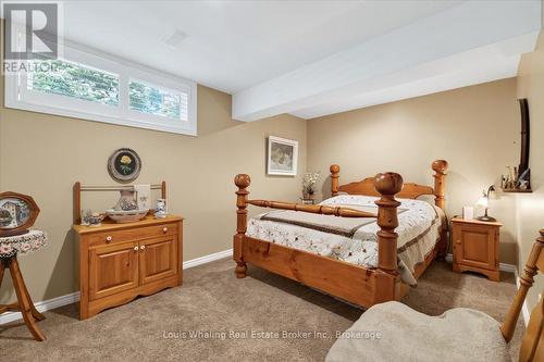 113 B 13Th Avenue, Hanover, ON - Indoor Photo Showing Bedroom