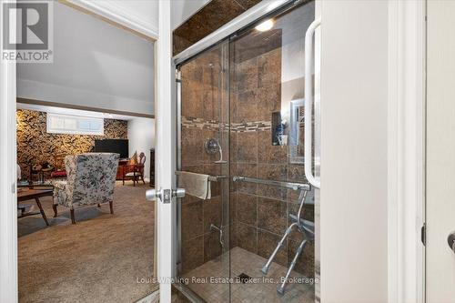 113 B 13Th Avenue, Hanover, ON - Indoor Photo Showing Bathroom