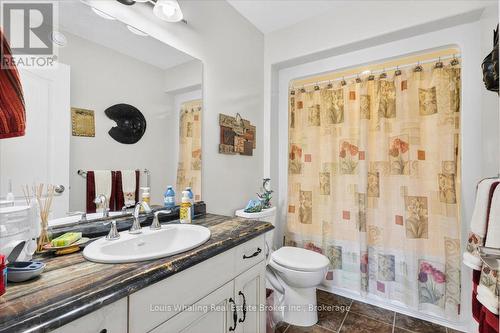 113 B 13Th Avenue, Hanover, ON - Indoor Photo Showing Bathroom