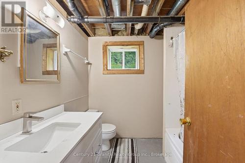 Basement bathroom 4pc - 1937 Mumford Road, Highlands East (Cardiff Ward), ON - Indoor Photo Showing Bathroom
