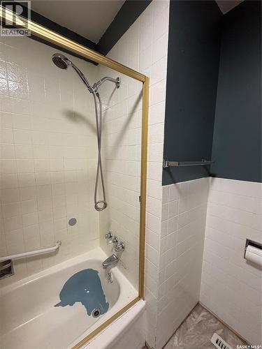 660 Alberta Avenue, Foam Lake, SK - Indoor Photo Showing Bathroom
