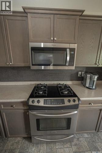 363 Levalley Cove, Saskatoon, SK - Indoor Photo Showing Kitchen
