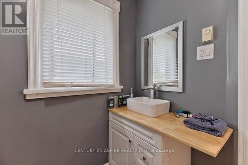 main bath - 391 Third Avenue, Pembroke, ON - Indoor Photo Showing Bathroom