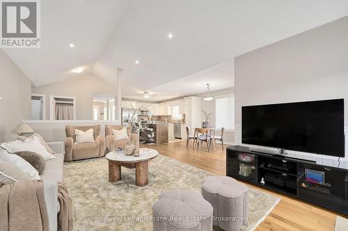 11 Fox Den Drive, Brighton, ON - Indoor Photo Showing Living Room