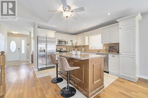 11 Fox Den Drive, Brighton, ON - Indoor Photo Showing Kitchen With Upgraded Kitchen