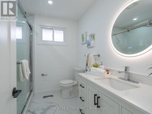 63 Champlain Avenue, Hamilton, ON - Indoor Photo Showing Bathroom