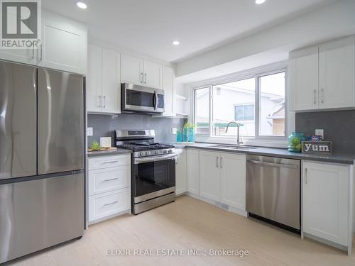 63 Champlain Avenue, Hamilton, ON - Indoor Photo Showing Kitchen With Upgraded Kitchen