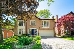 11 RIDERWOOD DRIVE Toronto, ON M2L 2X4