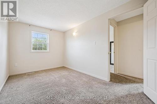 27 - 124 Gosling Gardens, Guelph (Clairfields/Hanlon Business Park), ON - Indoor Photo Showing Other Room