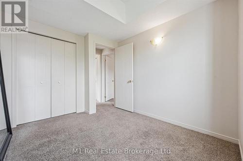 27 - 124 Gosling Gardens, Guelph (Clairfields/Hanlon Business Park), ON - Indoor Photo Showing Other Room