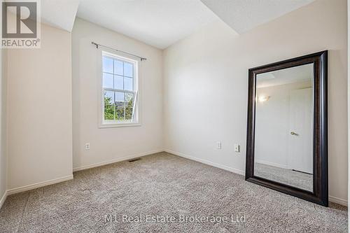27 - 124 Gosling Gardens, Guelph (Clairfields/Hanlon Business Park), ON - Indoor Photo Showing Other Room