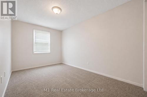 27 - 124 Gosling Gardens, Guelph (Clairfields/Hanlon Business Park), ON - Indoor Photo Showing Other Room