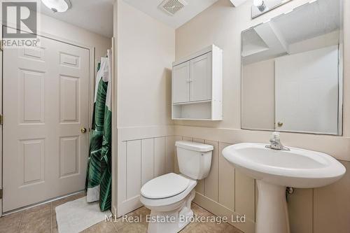 27 - 124 Gosling Gardens, Guelph (Clairfields/Hanlon Business Park), ON - Indoor Photo Showing Bathroom