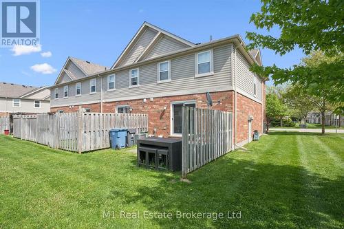 27 - 124 Gosling Gardens, Guelph (Clairfields/Hanlon Business Park), ON - Outdoor With Exterior