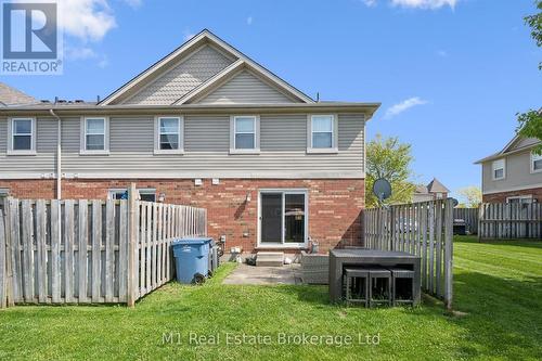 27 - 124 Gosling Gardens, Guelph (Clairfields/Hanlon Business Park), ON - Outdoor