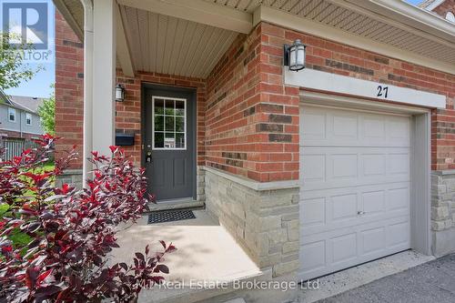27 - 124 Gosling Gardens, Guelph (Clairfields/Hanlon Business Park), ON - Outdoor With Exterior