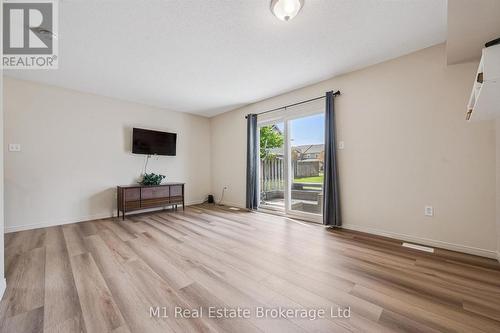 27 - 124 Gosling Gardens, Guelph (Clairfields/Hanlon Business Park), ON - Indoor