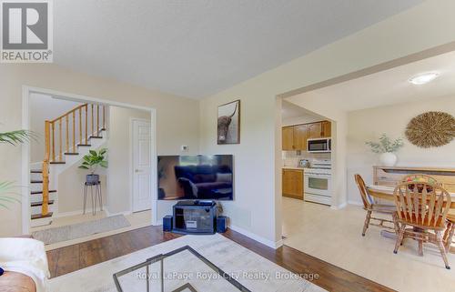 157 Leeson Street, East Luther Grand Valley, ON - Indoor Photo Showing Living Room