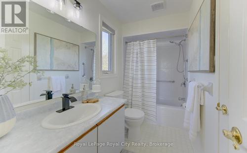 157 Leeson Street, East Luther Grand Valley, ON - Indoor Photo Showing Bathroom