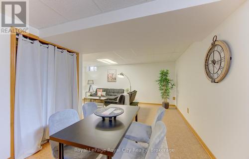 157 Leeson Street, East Luther Grand Valley, ON - Indoor Photo Showing Dining Room