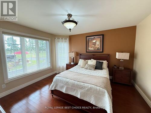 804164 Golf Course Road, Temiskaming Shores (New Liskeard), ON - Indoor Photo Showing Bedroom