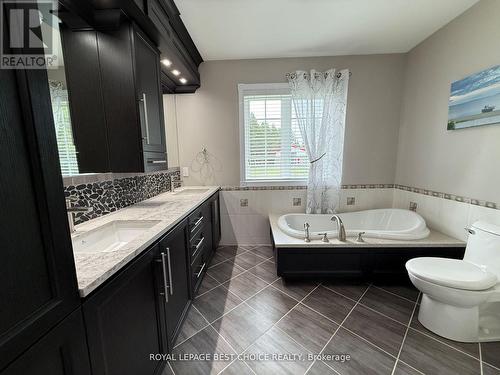 804164 Golf Course Road, Temiskaming Shores (New Liskeard), ON - Indoor Photo Showing Bathroom