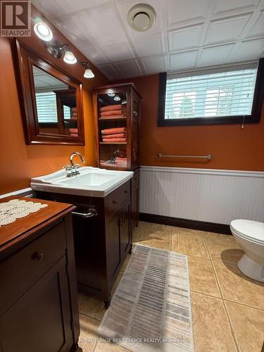 804164 Golf Course Road, Temiskaming Shores (New Liskeard), ON - Indoor Photo Showing Bathroom