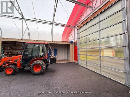 804164 Golf Course Road, Temiskaming Shores (New Liskeard), ON -  Photo Showing Garage