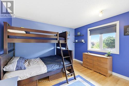 198 Pine Valley Drive, London South, ON - Indoor Photo Showing Bedroom