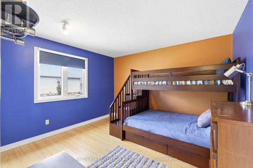 198 Pine Valley Drive, London South, ON - Indoor Photo Showing Bedroom