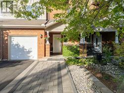 253 PARKIN CIRCLE Ottawa, ON K1T 4H7