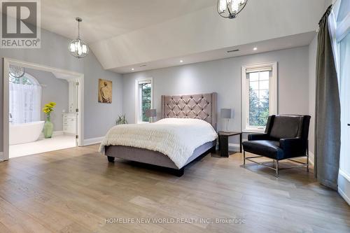 3 Burton Grove, King, ON - Indoor Photo Showing Bedroom