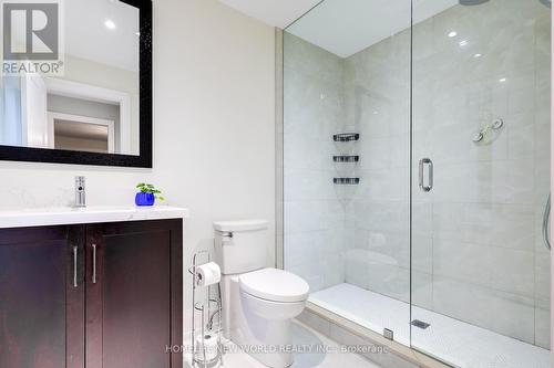 3 Burton Grove, King, ON - Indoor Photo Showing Bathroom