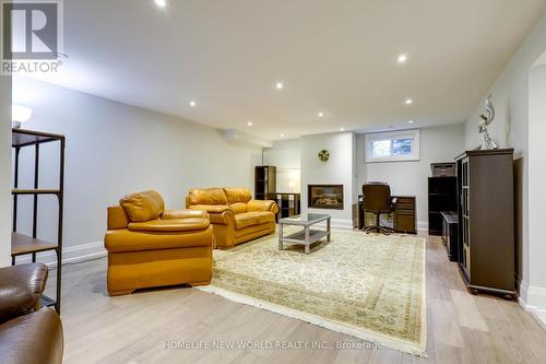 3 Burton Grove, King, ON - Indoor