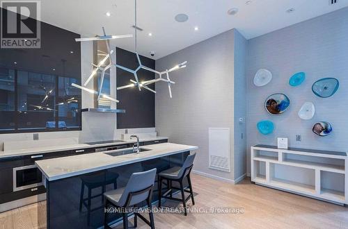 4207 - 42 Charles Street E, Toronto, ON - Indoor