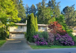 4355 Emily Carr Dr Saanich, BC V8X 5E3
