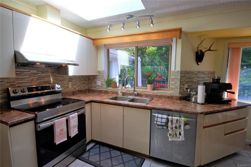 4355 Emily Carr Dr, Saanich, BC 