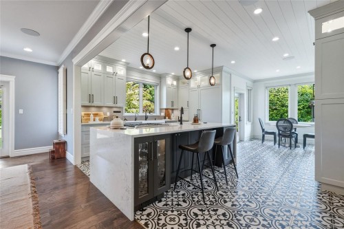 6429 Bryn Rd, Central Saanich, BC 