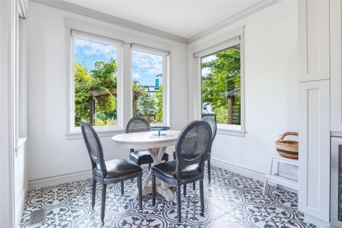 6429 Bryn Rd, Central Saanich, BC 