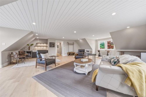 6429 Bryn Rd, Central Saanich, BC 
