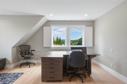 6429 Bryn Rd, Central Saanich, BC 