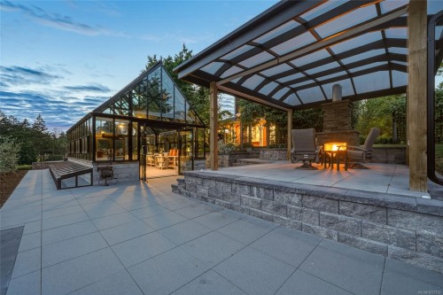 6429 Bryn Rd, Central Saanich, BC 