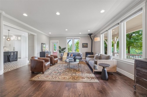 6429 Bryn Rd, Central Saanich, BC 