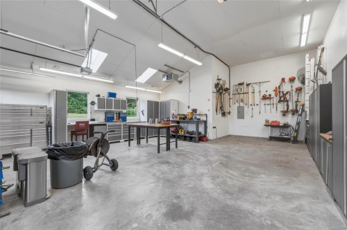 6429 Bryn Rd, Central Saanich, BC 