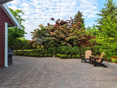 6429 Bryn Rd, Central Saanich, BC 