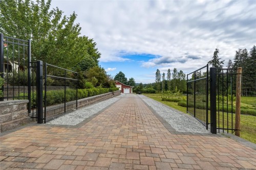 6429 Bryn Rd, Central Saanich, BC 