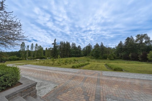 6429 Bryn Rd, Central Saanich, BC 