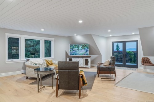 6429 Bryn Rd, Central Saanich, BC 