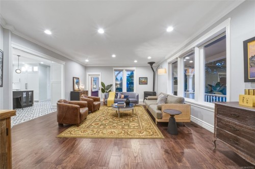 6429 Bryn Rd, Central Saanich, BC 
