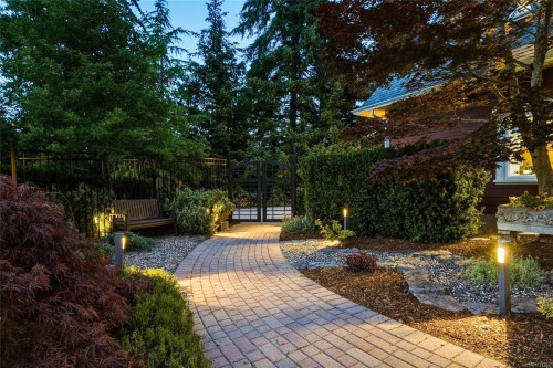 6429 Bryn Rd, Central Saanich, BC 